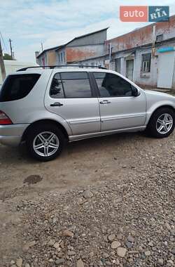 Позашляховик / Кросовер Mercedes-Benz M-Class 1998 в 