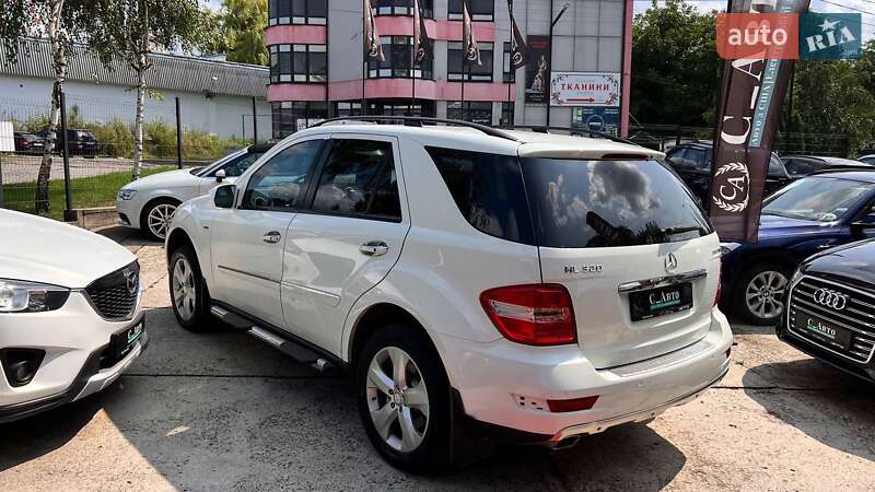 Внедорожник / Кроссовер Mercedes-Benz M-Class 2009 в Черновцах