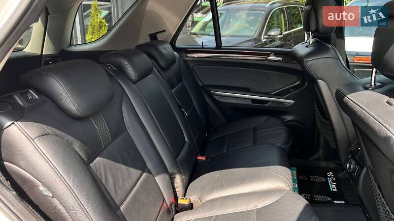 Внедорожник / Кроссовер Mercedes-Benz M-Class 2009 в Черновцах