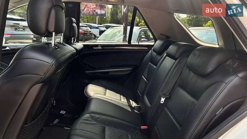 Внедорожник / Кроссовер Mercedes-Benz M-Class 2009 в Черновцах