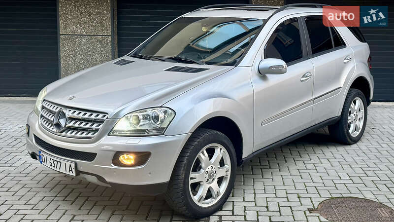 Mercedes-Benz M-Class 2005