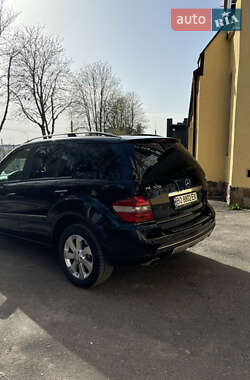Внедорожник / Кроссовер Mercedes-Benz M-Class 2005 в 