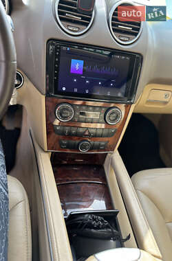 Внедорожник / Кроссовер Mercedes-Benz M-Class 2005 в 