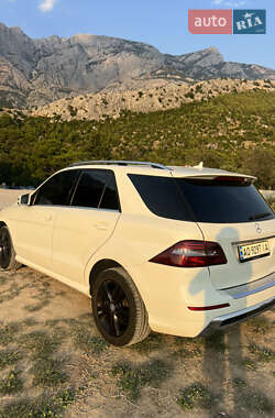 Внедорожник / Кроссовер Mercedes-Benz M-Class 2012 в 