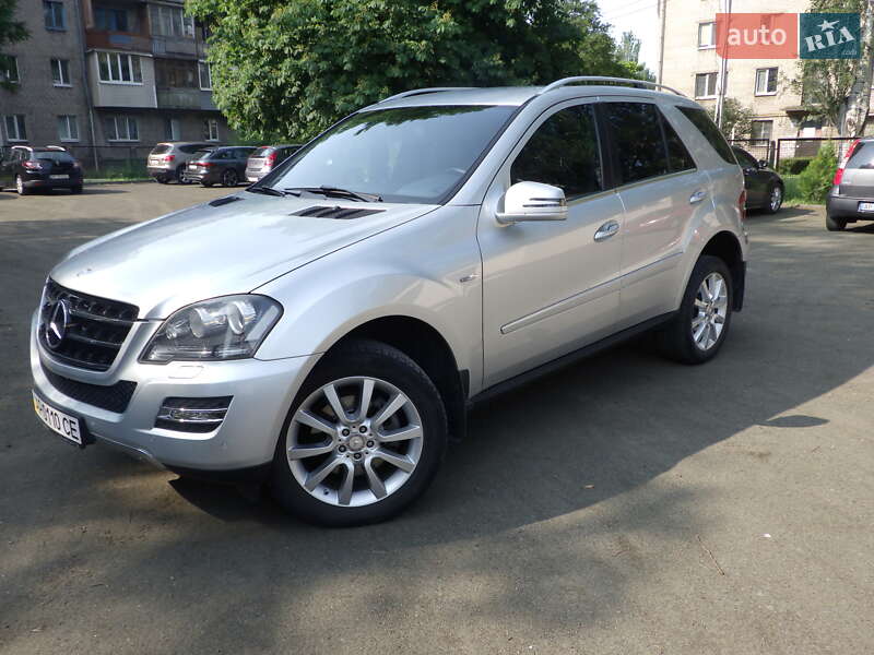 Позашляховик / Кросовер Mercedes-Benz M-Class 2011 в Запоріжжі