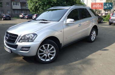 Внедорожник / Кроссовер Mercedes-Benz M-Class 2011 в 