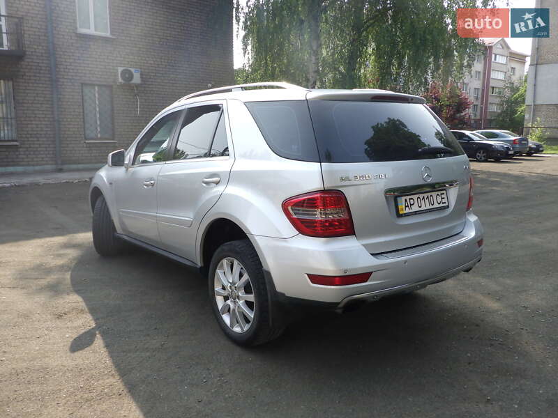 Позашляховик / Кросовер Mercedes-Benz M-Class 2011 в Запоріжжі