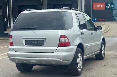 Внедорожник / Кроссовер Mercedes-Benz M-Class 2002 в 