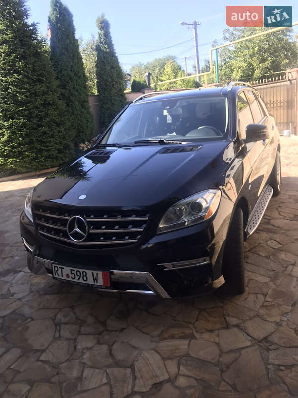 Внедорожник / Кроссовер Mercedes-Benz M-Class 2011 в 