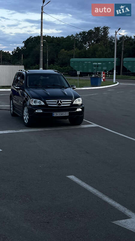 Внедорожник / Кроссовер Mercedes-Benz M-Class 2005 в 