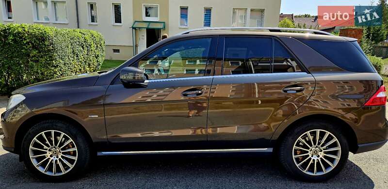 Mercedes-Benz M-Class 2011