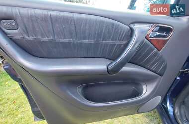 Внедорожник / Кроссовер Mercedes-Benz M-Class 2001 в 