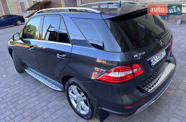 Внедорожник / Кроссовер Mercedes-Benz M-Class 2013 в 
