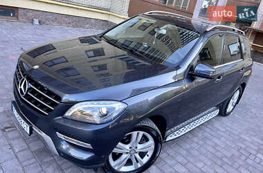 Внедорожник / Кроссовер Mercedes-Benz M-Class 2013 в 