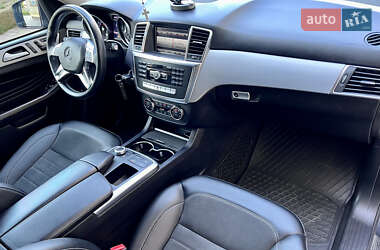 Внедорожник / Кроссовер Mercedes-Benz M-Class 2013 в 