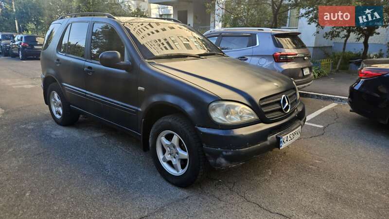Mercedes-Benz M-Class 2000