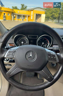 Внедорожник / Кроссовер Mercedes-Benz M-Class 2013 в 