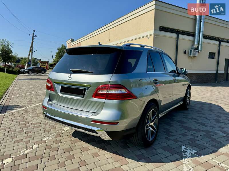 Внедорожник / Кроссовер Mercedes-Benz M-Class 2012 в Черновцах