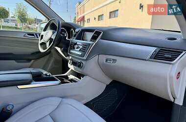 Внедорожник / Кроссовер Mercedes-Benz M-Class 2012 в 