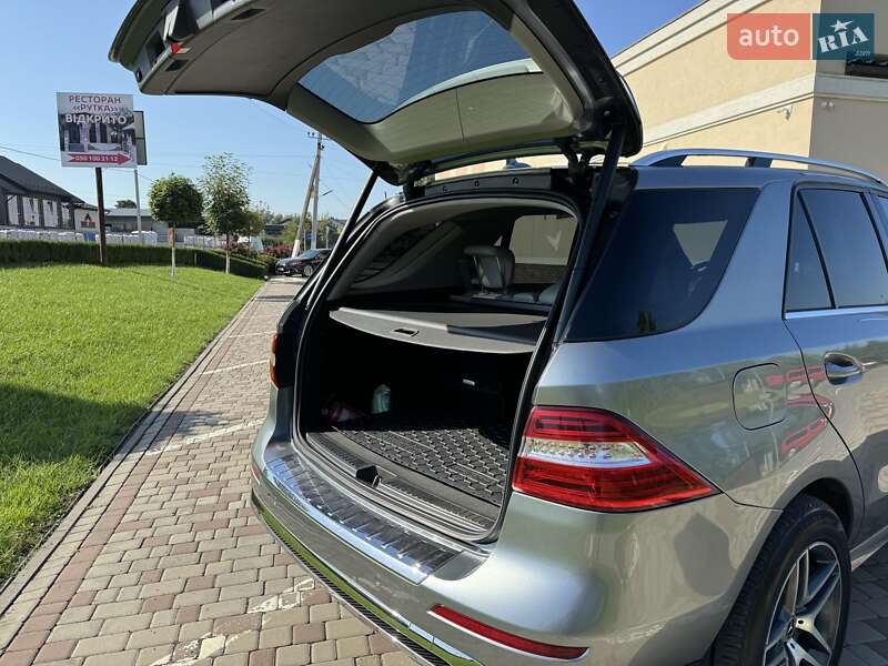 Внедорожник / Кроссовер Mercedes-Benz M-Class 2012 в Черновцах