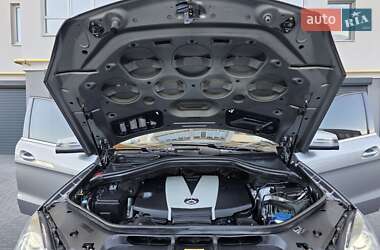 Внедорожник / Кроссовер Mercedes-Benz M-Class 2012 в 