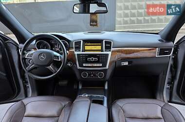 Внедорожник / Кроссовер Mercedes-Benz M-Class 2012 в 