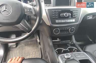 Внедорожник / Кроссовер Mercedes-Benz M-Class 2013 в 