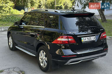 Внедорожник / Кроссовер Mercedes-Benz M-Class 2012 в 