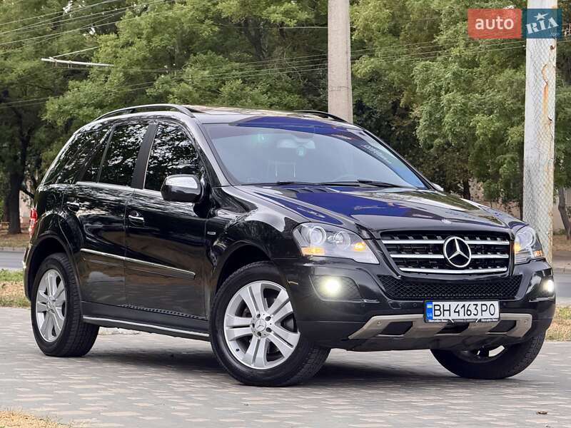 Позашляховик / Кросовер Mercedes-Benz M-Class 2010 в Одесі