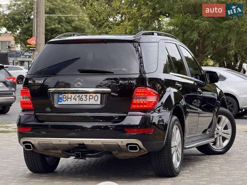 Позашляховик / Кросовер Mercedes-Benz M-Class 2010 в Одесі