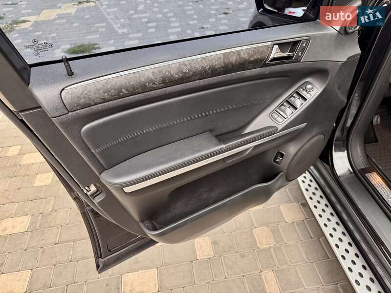 Позашляховик / Кросовер Mercedes-Benz M-Class 2010 в Одесі