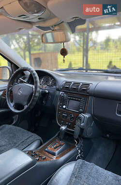Внедорожник / Кроссовер Mercedes-Benz M-Class 2000 в 
