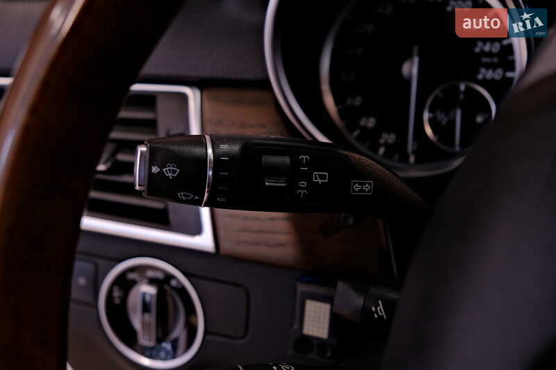 Позашляховик / Кросовер Mercedes-Benz M-Class 2012 в Одесі