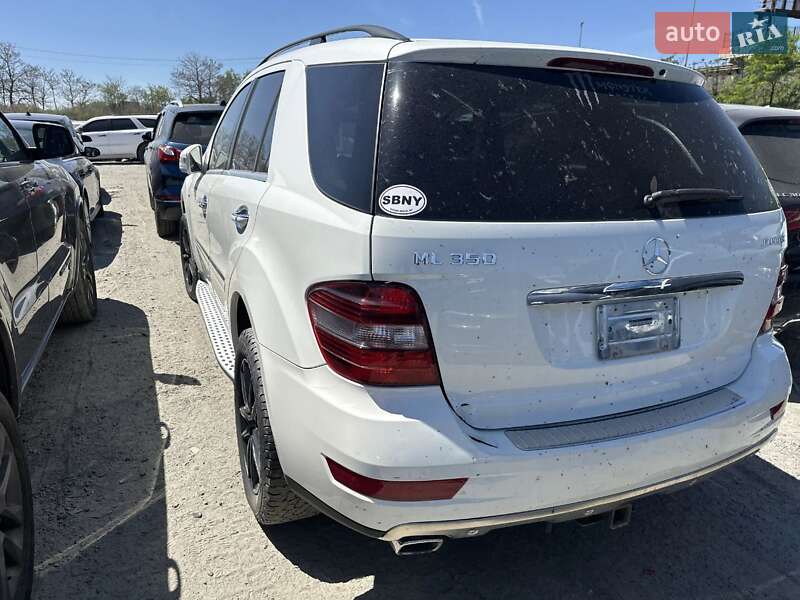 Позашляховик / Кросовер Mercedes-Benz M-Class 2011 в Дрогобичі