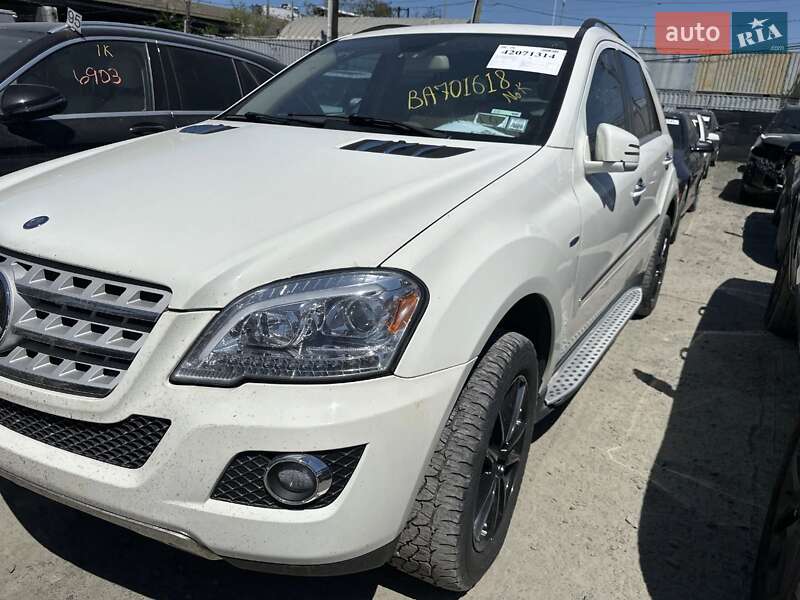 Позашляховик / Кросовер Mercedes-Benz M-Class 2011 в Дрогобичі