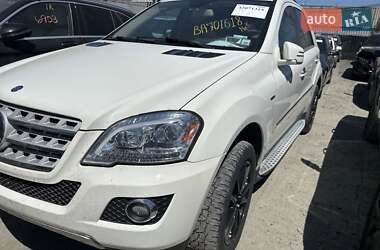 Внедорожник / Кроссовер Mercedes-Benz M-Class 2011 в 