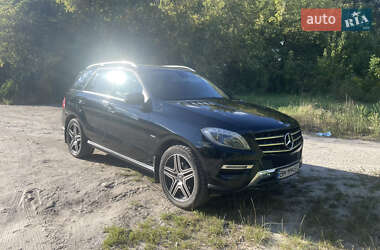 Позашляховик / Кросовер Mercedes-Benz M-Class 2012 в Сумах