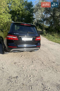 Внедорожник / Кроссовер Mercedes-Benz M-Class 2012 в 