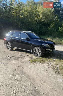 Внедорожник / Кроссовер Mercedes-Benz M-Class 2012 в 