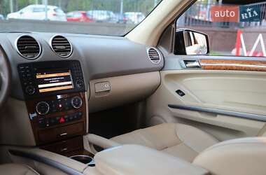 Внедорожник / Кроссовер Mercedes-Benz M-Class 2010 в 