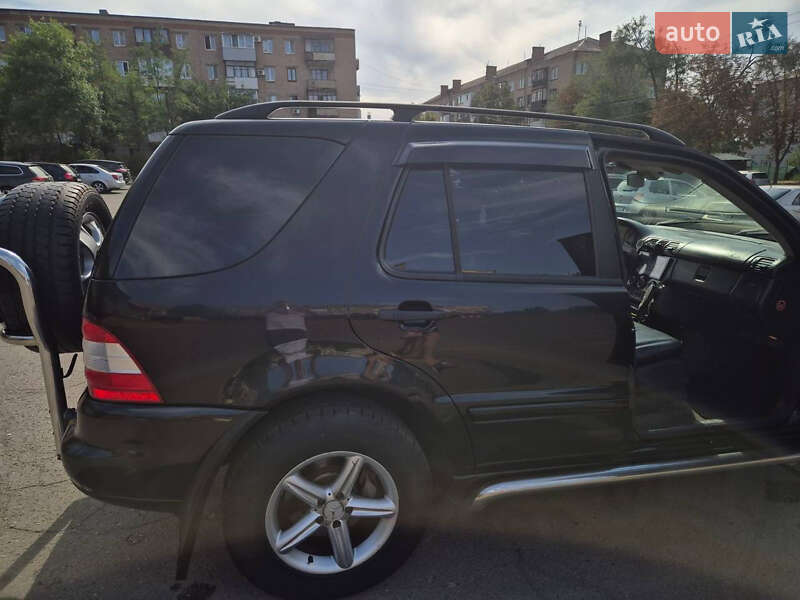 Внедорожник / Кроссовер Mercedes-Benz M-Class 2003 в Кривом Роге