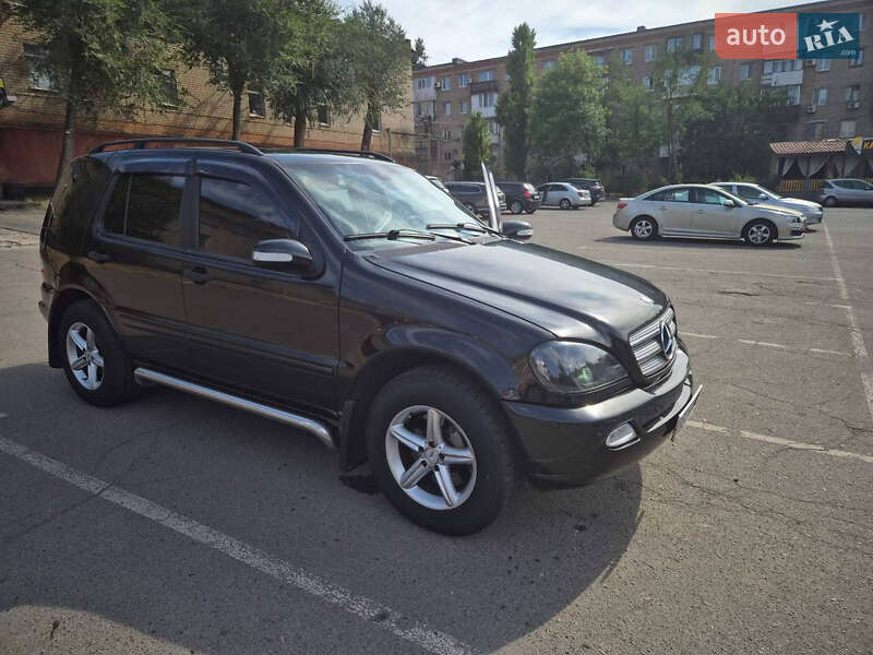 Внедорожник / Кроссовер Mercedes-Benz M-Class 2003 в Кривом Роге