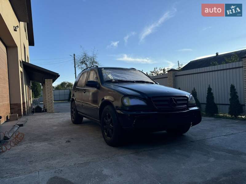 Внедорожник / Кроссовер Mercedes-Benz M-Class 2003 в Сумах