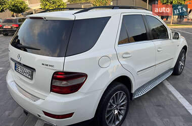 Внедорожник / Кроссовер Mercedes-Benz M-Class 2009 в 