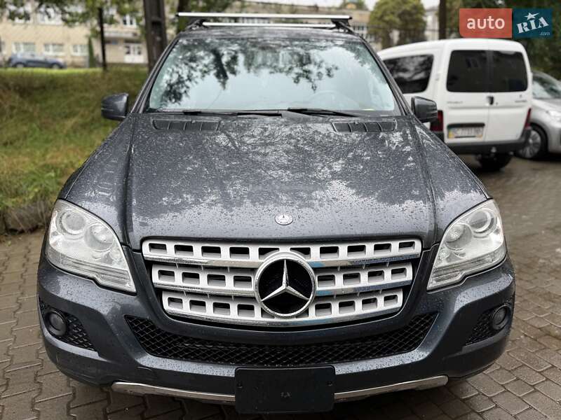 Mercedes-Benz M-Class 2011