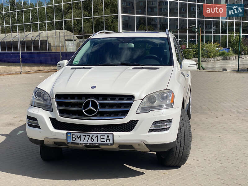 Внедорожник / Кроссовер Mercedes-Benz M-Class 2011 в Сумах