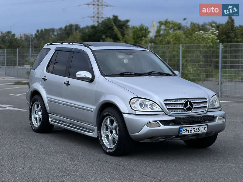 Внедорожник / Кроссовер Mercedes-Benz M-Class 2001 в 