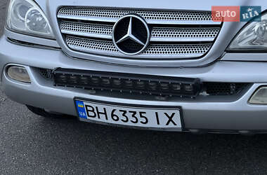 Внедорожник / Кроссовер Mercedes-Benz M-Class 2001 в 