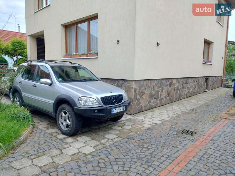 Mercedes-Benz M-Class 2002