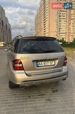 Внедорожник / Кроссовер Mercedes-Benz M-Class 2006 в 